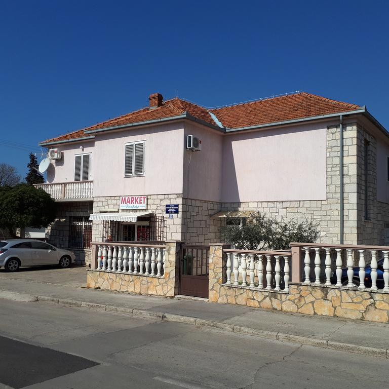 Apartment & Room'S Anni Zadar Luaran gambar
